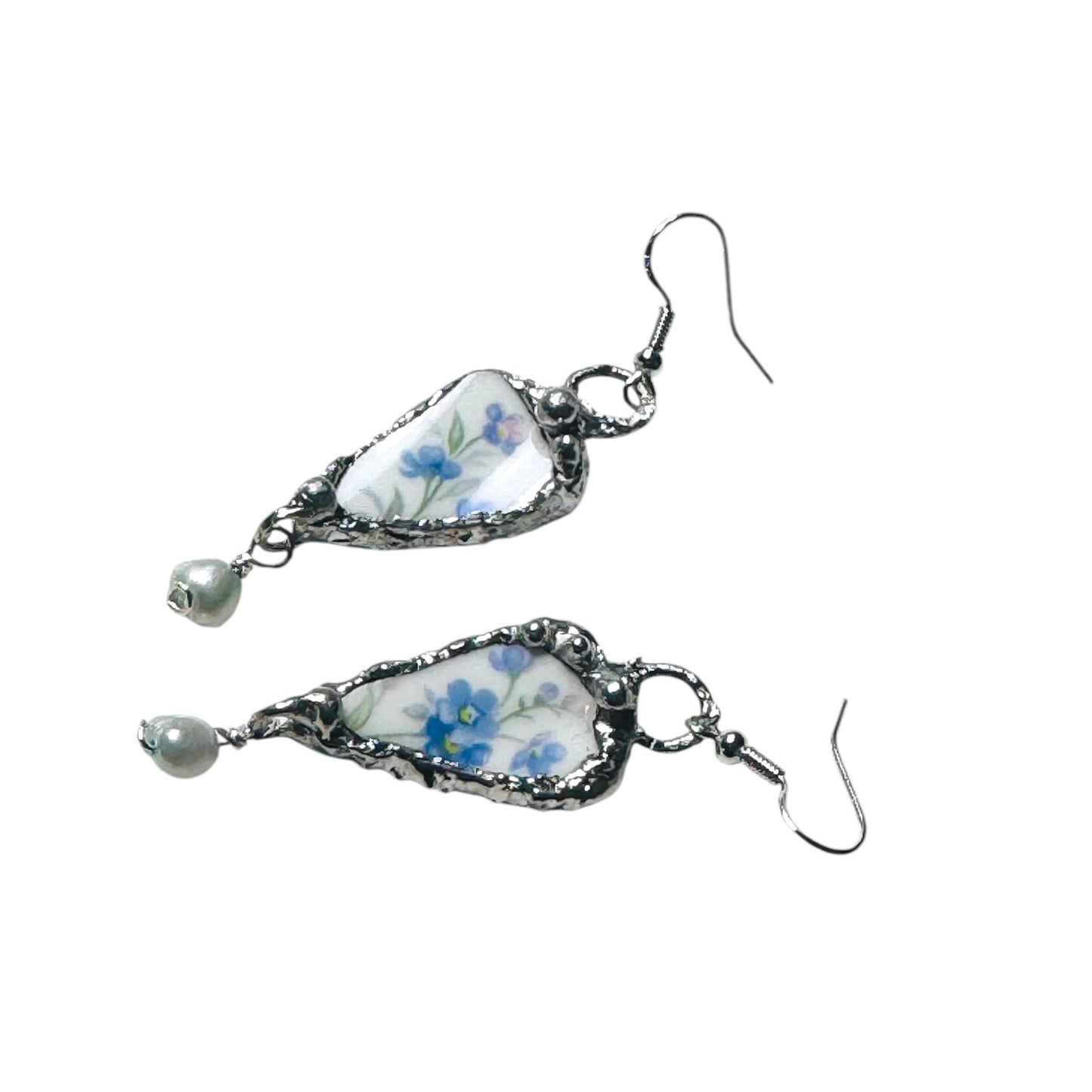 Royal Albert '76 Memory Lane Earrings W/ Silver Blend Bezel & Freshwater Pearls